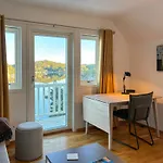 House With 90 Metres Private On Bomlo Casa vacanze *