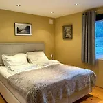 House With 90 Metres Private On Bomlo