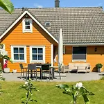 House With 90 Metres Private On Bomlo Casa vacanze *