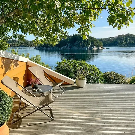 House With 90 Metres Private On Bomlo Holiday home Ervik (Urangsvag)