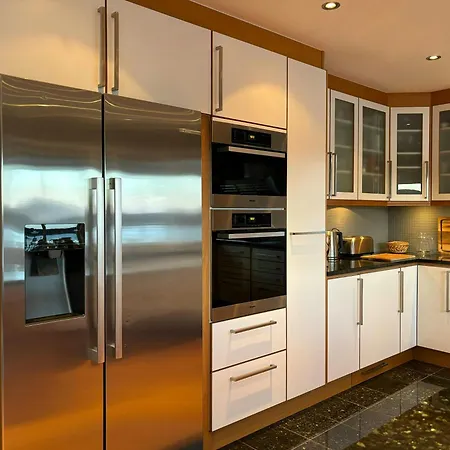 Holiday home House With 90 Metres Private On Bomlo
