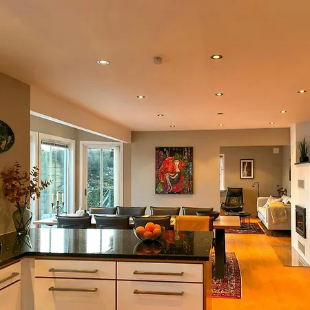 House With 90 Metres Private On Bomlo *