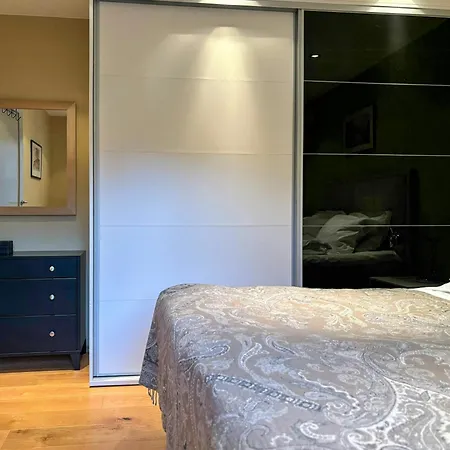 House With 90 Metres Private On Bomlo