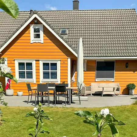 House With 90 Metres Private On Bomlo Casa vacanze *