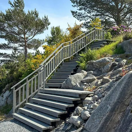 House With 90 Metres Private On Bomlo Casa vacanze