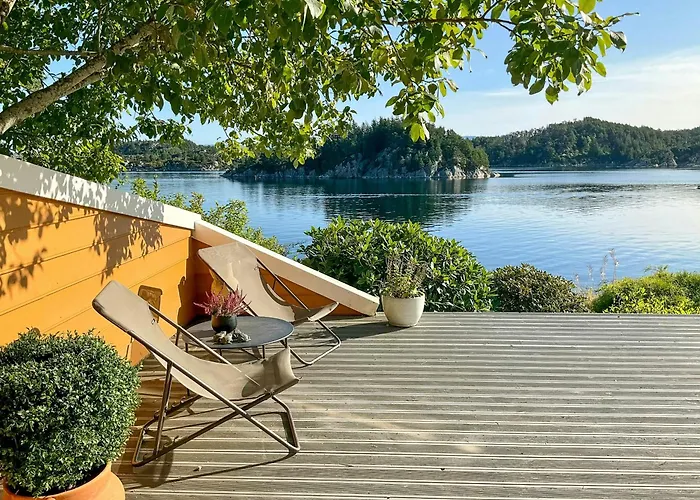 House With 90 Metres Private On Bomlo Holiday home Ervik (Urangsvag)