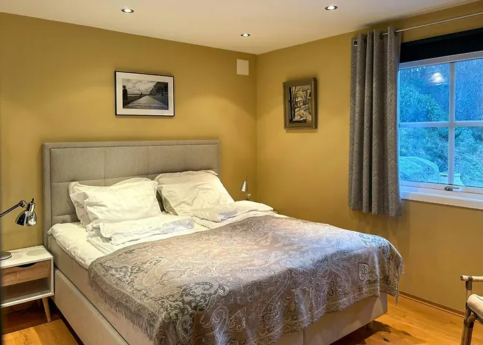 House With 90 Metres Private On Bomlo
